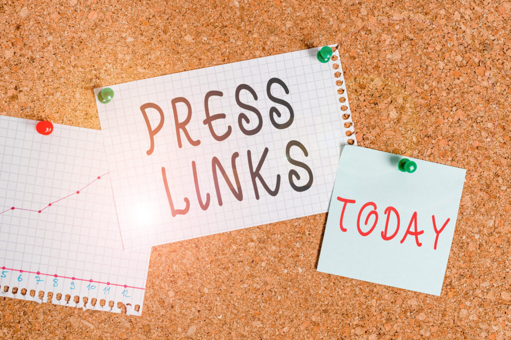 comparison chart of link building and content marketing for SEO effectiveness
