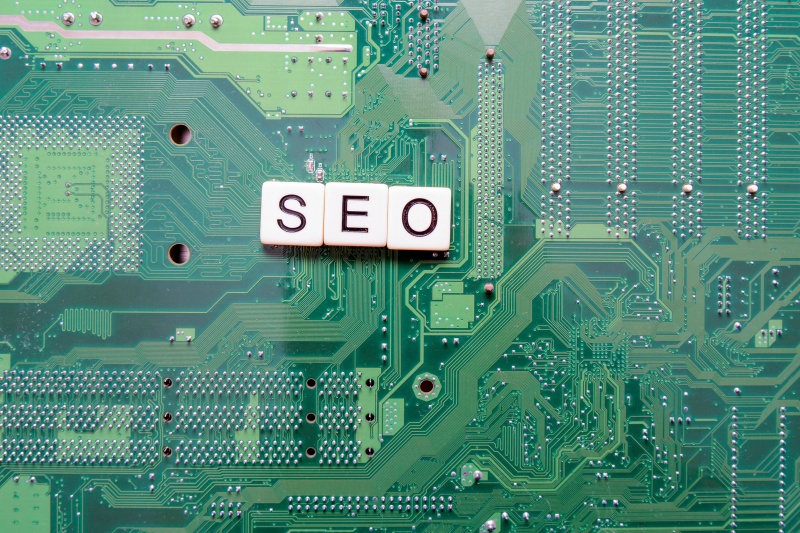 SEO expert applying content SEO tips to boost website rankings and traffic